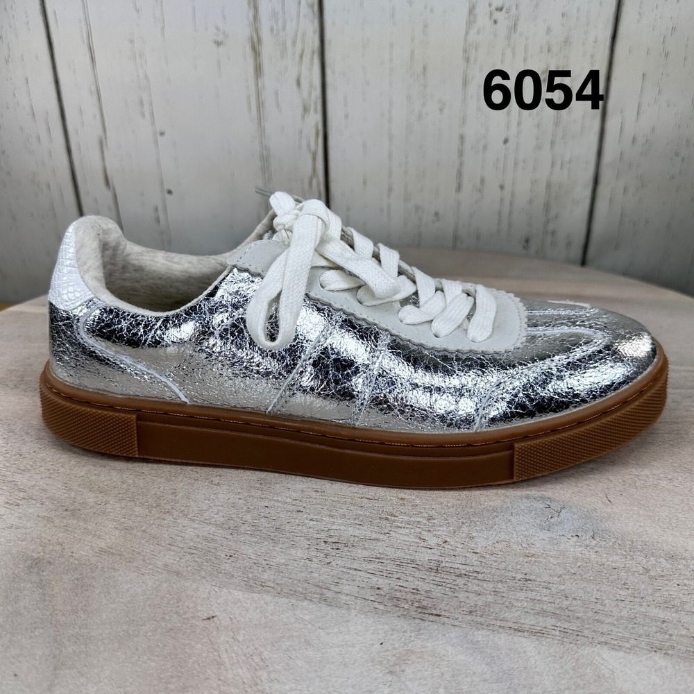 Cushionaire Balance Womens Size 8 Metallic Silver Retro Y2K Athletic Sneakers